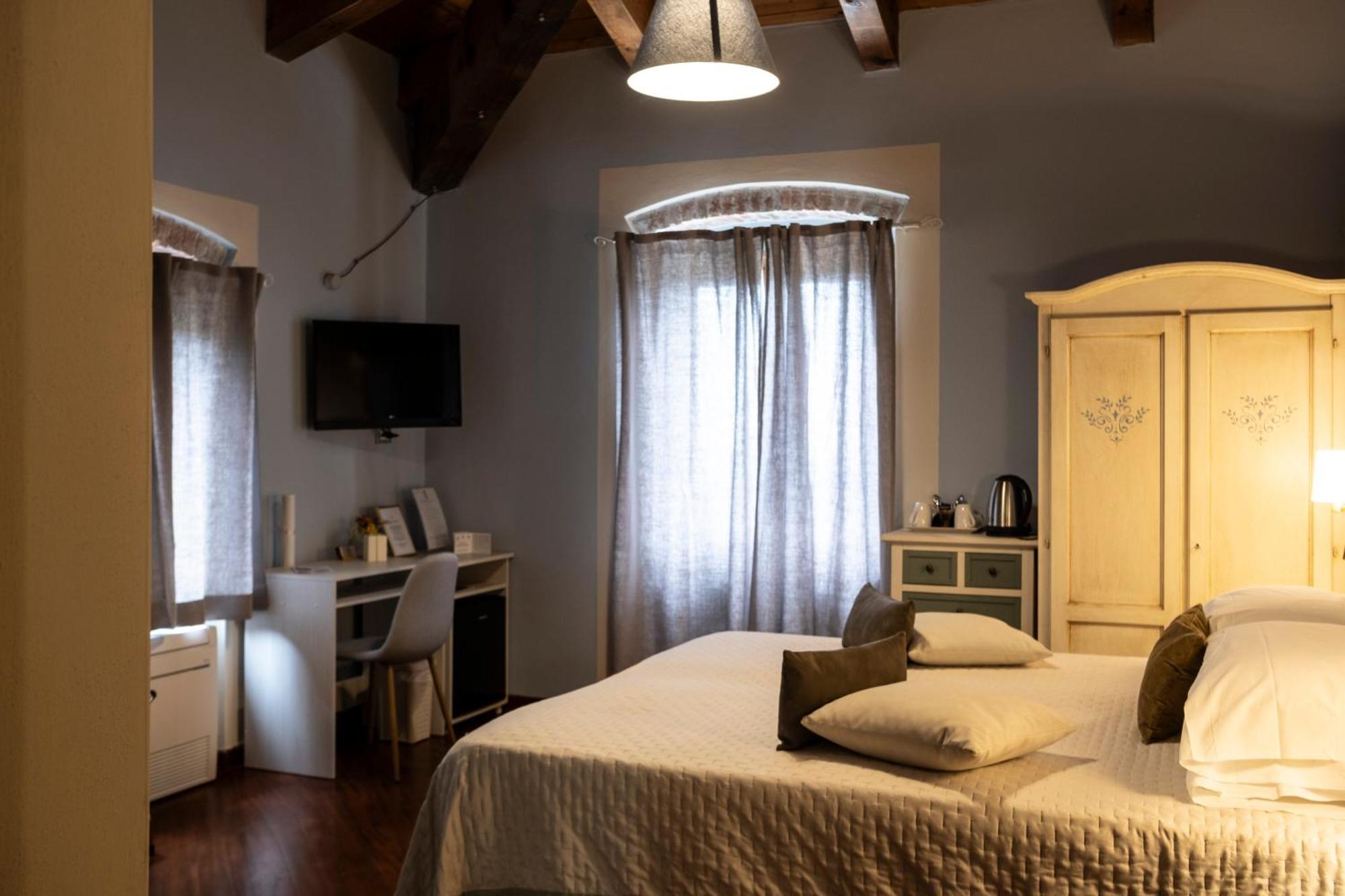 Locanda De Banchieri Fosdinovo Bagian luar foto